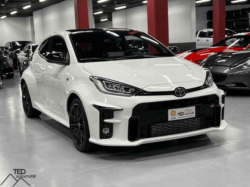 Toyota Yaris GR Track Pack 261cv Акрапович