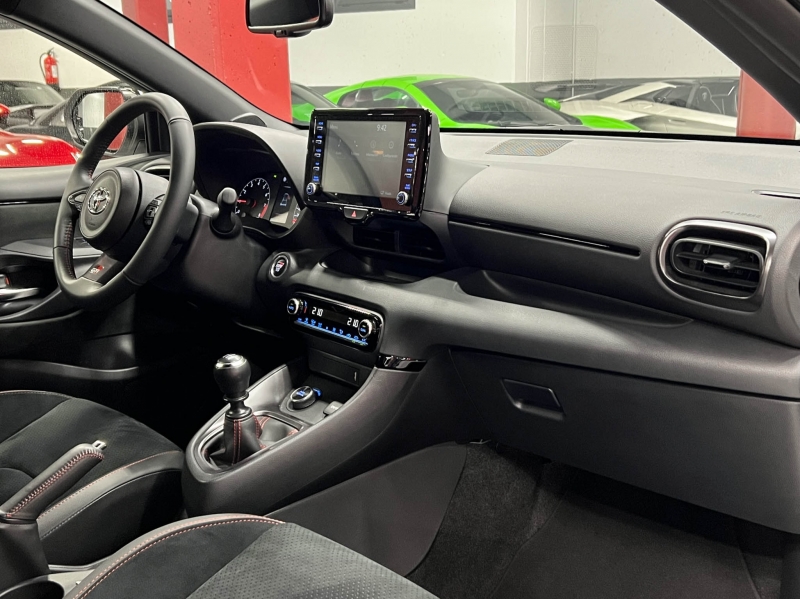 Toyota Yaris GR Track Pack 261cv Акрапович