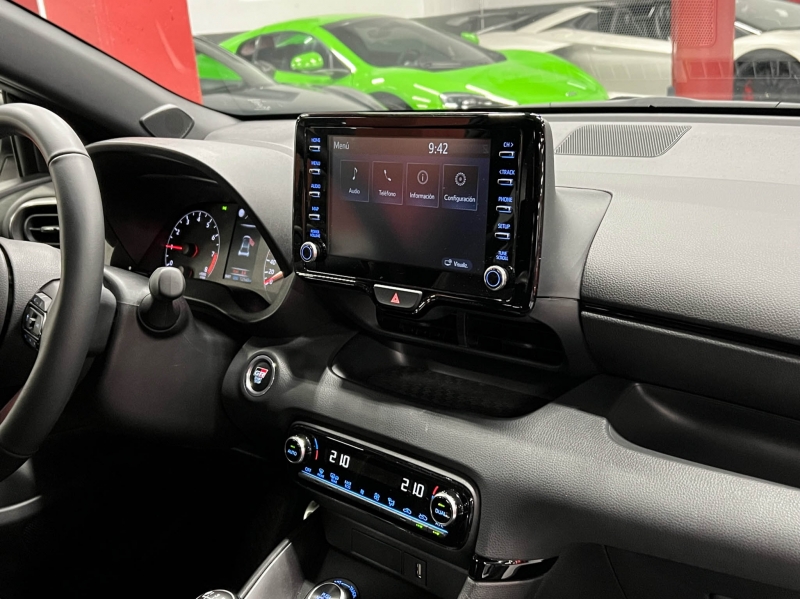 Toyota Yaris GR Track Pack 261cv Акрапович