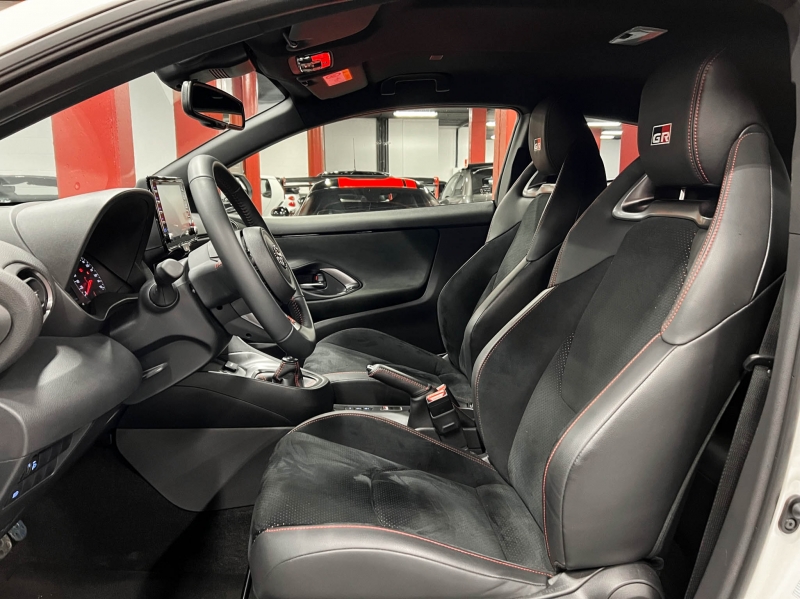 Toyota Yaris GR Track Pack 261cv Акрапович