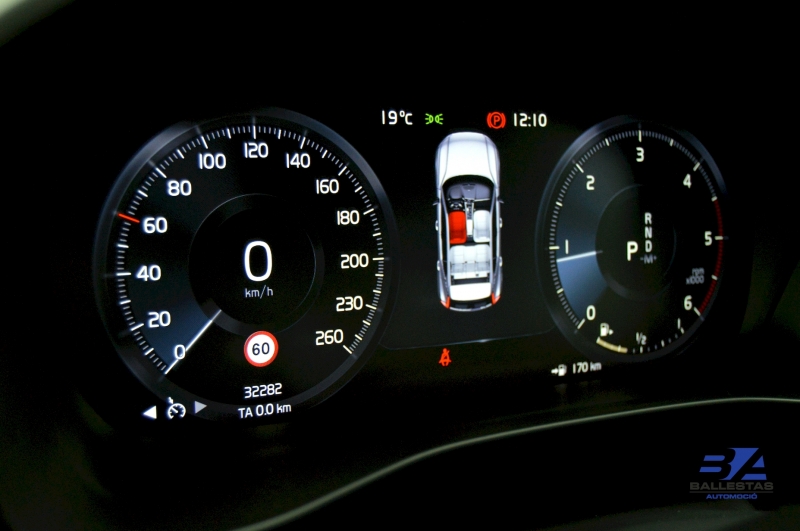 Volvo XC40 150CV Immentum AWD