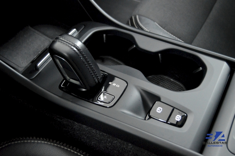 Volvo XC40 150CV Immentum AWD