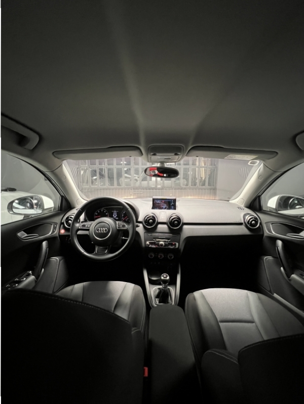 AUDI A1 SPORTBACK TFSI УЛЬТРА 95cv