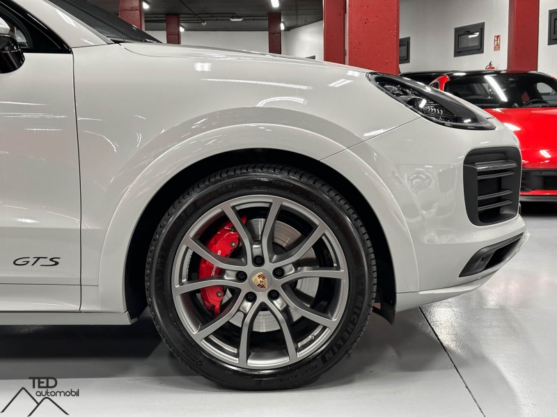 Porsche Cayenne Coupé GTS 460CV