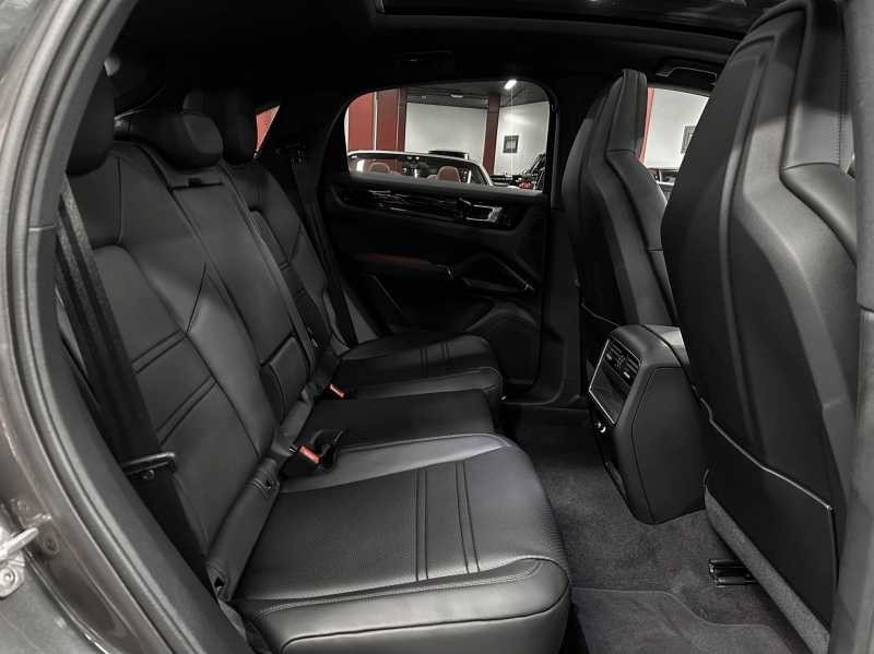 Porsche Cayenne Coupe e-Hybrid 462cv nou