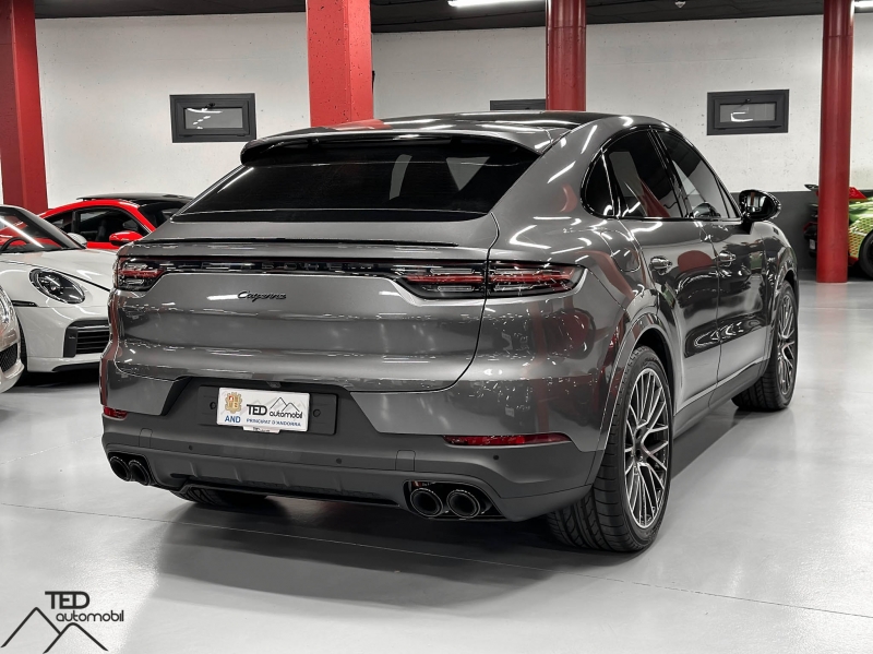 Porsche Cayenne Coupe e-Hybrid 462cv nou