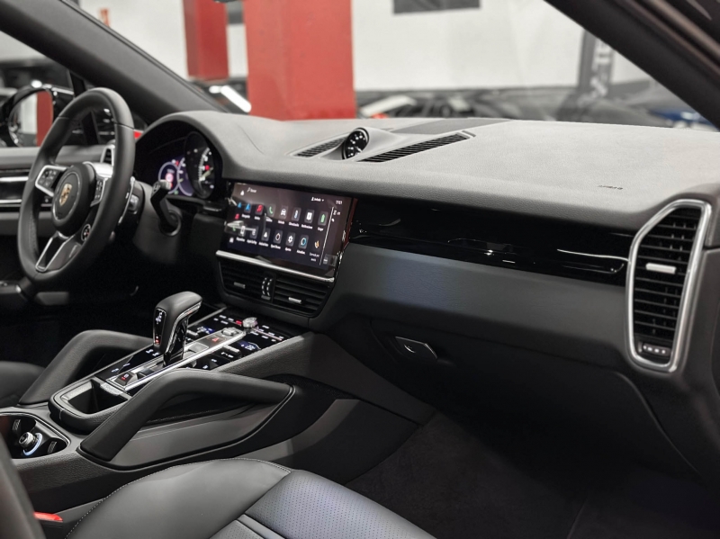 Porsche Cayenne Coupe e-Hybrid 462cv nou