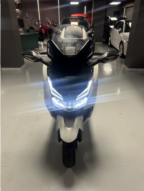 Honda Forza 125cc 4000 км