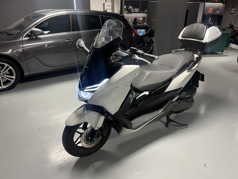 Honda Forza 125cc 4000 км