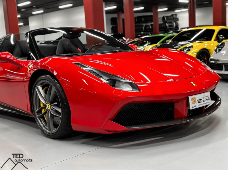 Ferrari 488 Spider 670cv