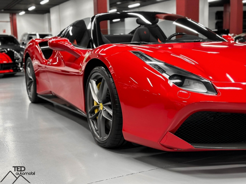 Ferrari 488 Spider 670cv