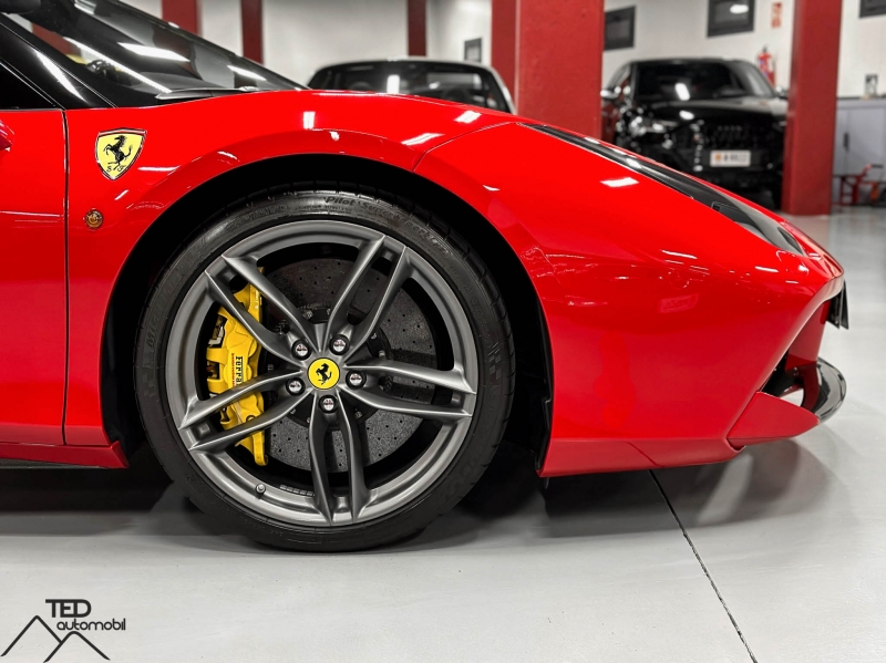 Ferrari 488 Spider 670cv
