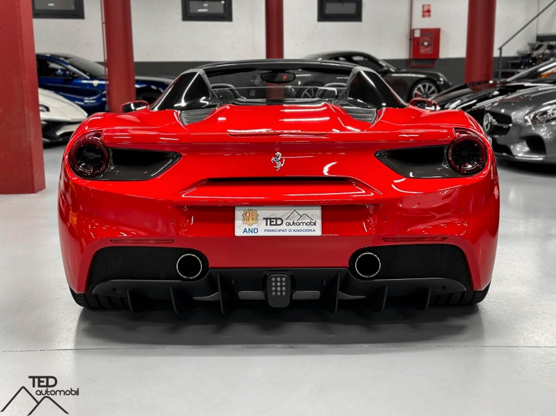 Ferrari 488 Spider 670cv