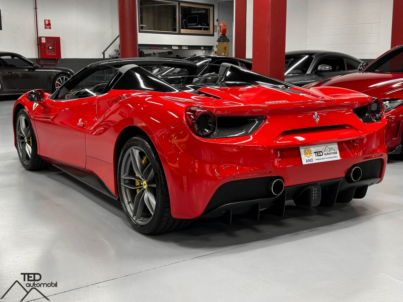 Ferrari 488 Spider 670cv