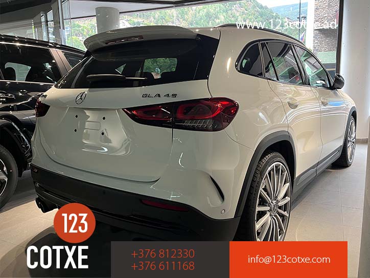 Mercedes-Benz GLA 45 AMG 4M /NAVI/LED/PANO/21´ ALU/NIGHT/ in SUVs