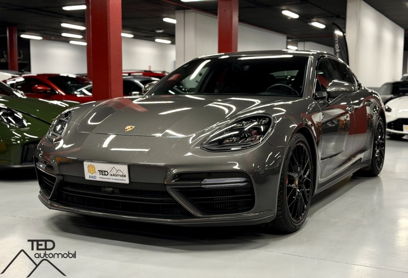 Porsche Panamera Turbo 550cv