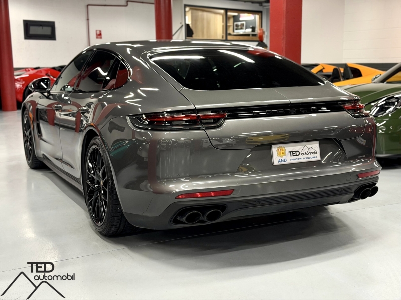 Porsche Panamera Turbo 550cv