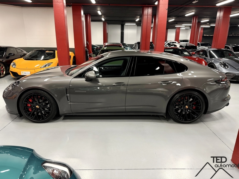 Porsche Panamera Turbo 550cv