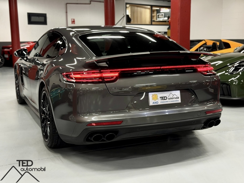 Porsche Panamera Turbo 550cv