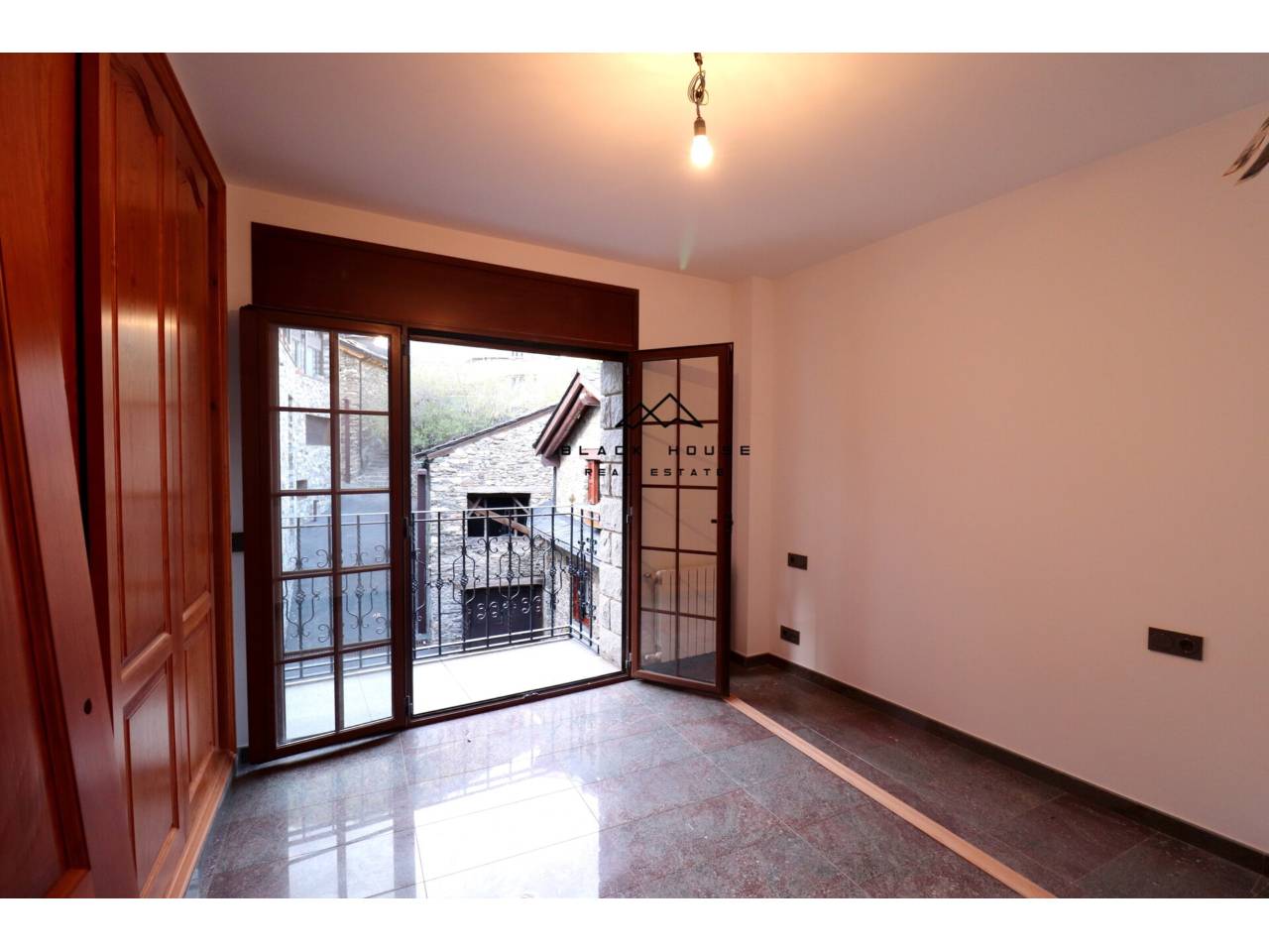 Здание для продажи в центре Nova Construction Canillo.