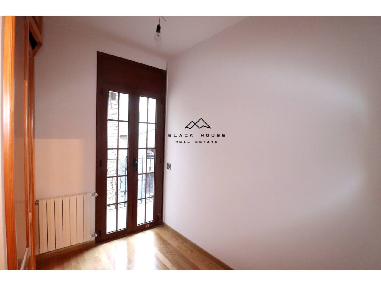 Здание для продажи в центре Nova Construction Canillo.