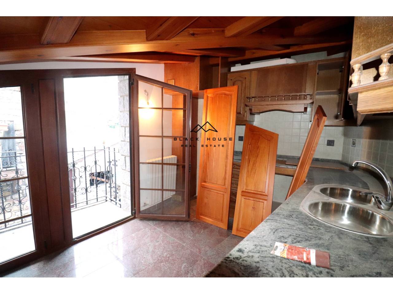 Здание для продажи в центре Nova Construction Canillo.