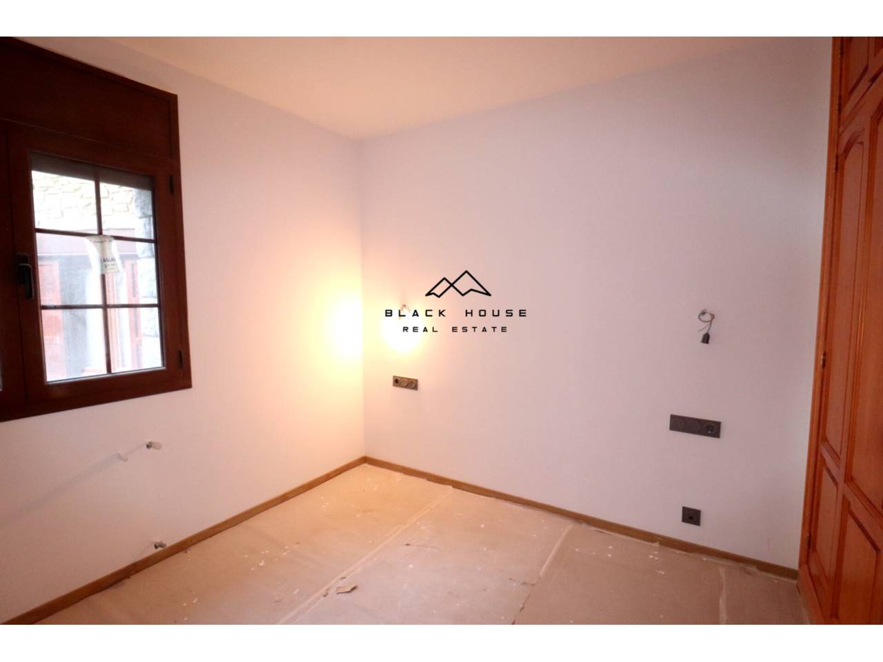 Здание для продажи в центре Nova Construction Canillo.