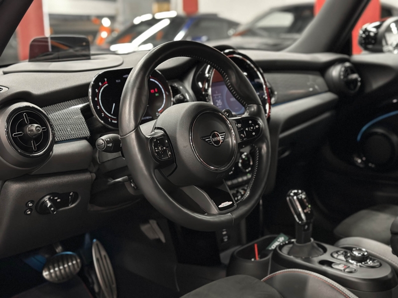 Mini John Cooper Works Cabrio 231cv green