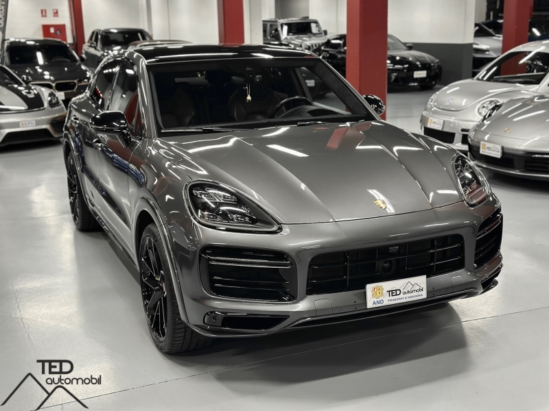 Porsche Cayenne Turbo S E-Hybrid 680CV