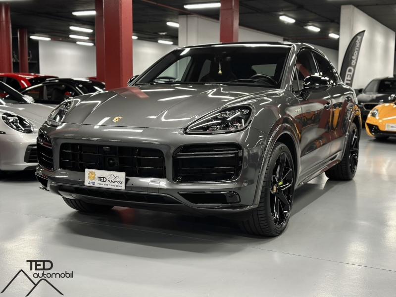 Porsche Cayenne Turbo S E-Hybrid 680CV