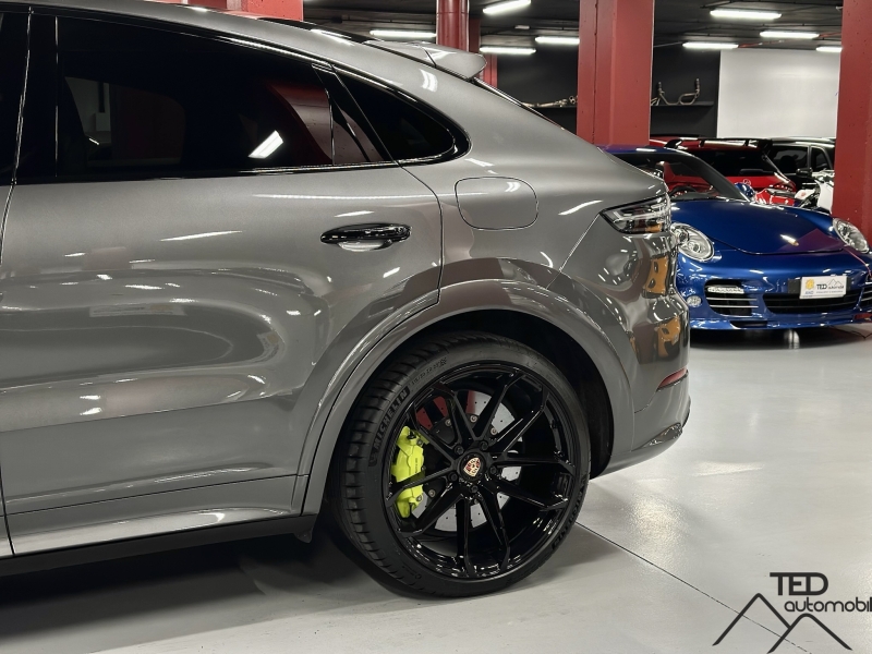 Porsche Cayenne Turbo S E-Hybrid 680CV