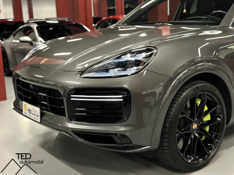 Porsche Cayenne Turbo S E-Hybrid 680CV