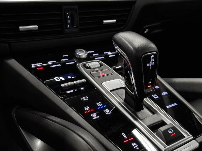 Porsche Cayenne Turbo S E-Hybrid 680CV