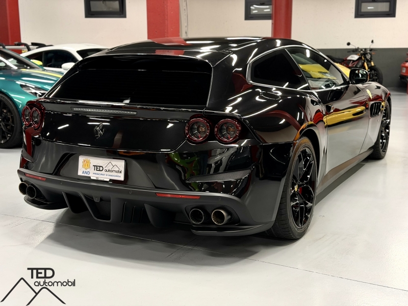 Ferrari GTC4 Lusso T 610cv