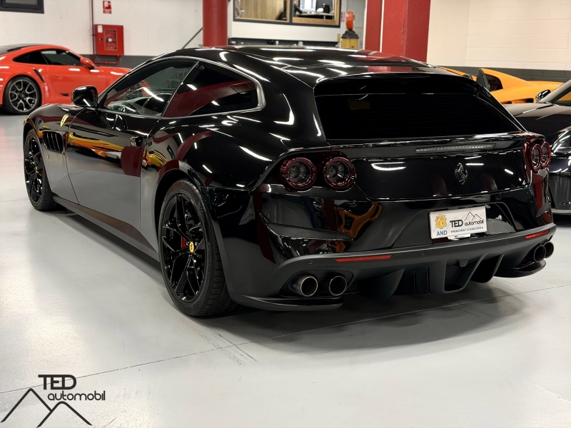 Ferrari GTC4 Lusso T 610cv