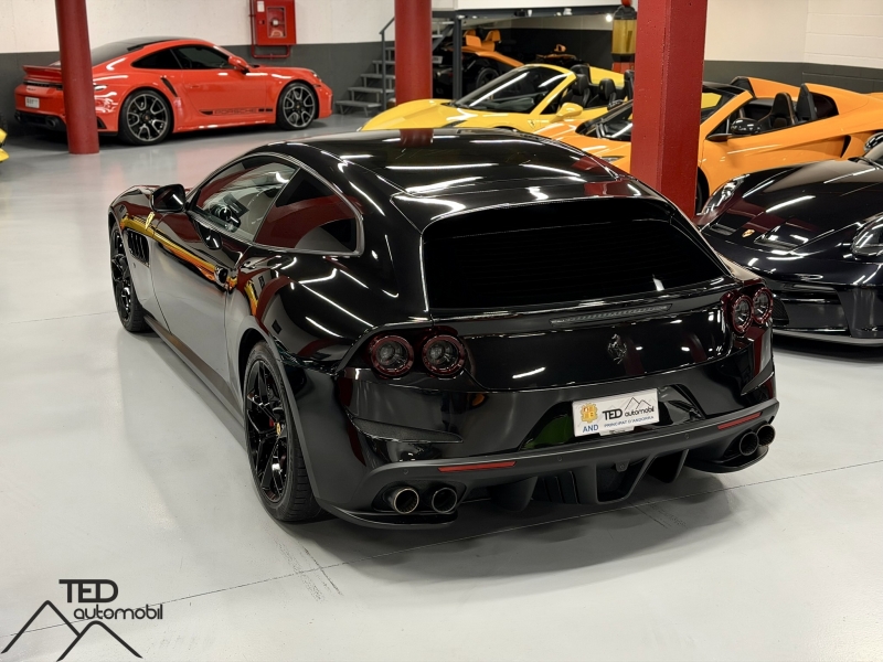 Ferrari GTC4 Lusso T 610cv