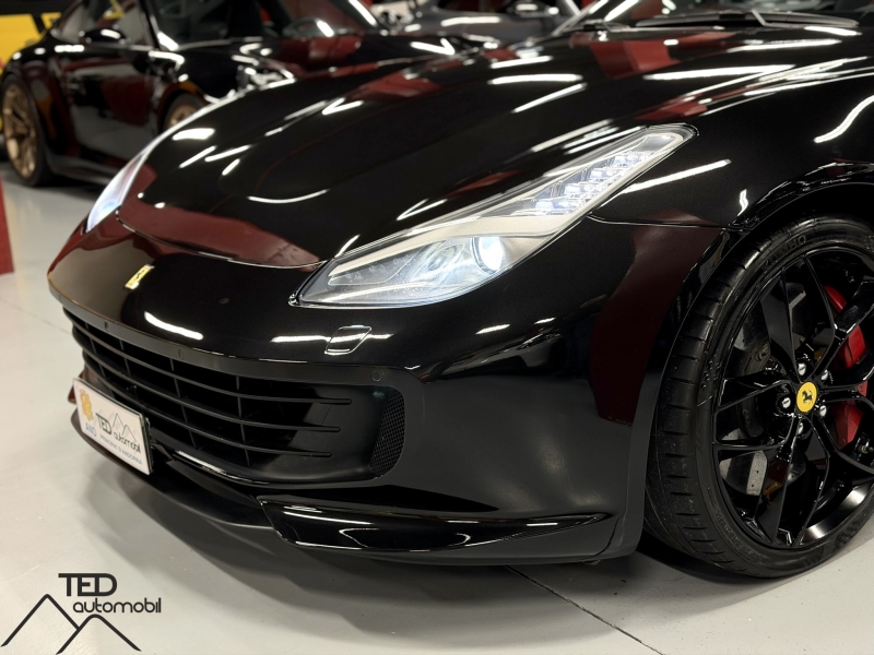 Ferrari GTC4 Lusso T 610cv