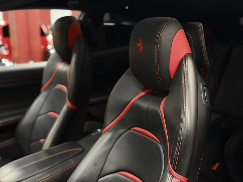 Ferrari GTC4 Lusso T 610cv