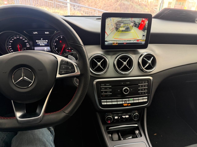 MERCEDES-BENZ GLA 250 4MATIC 7G-TRONIC AMG