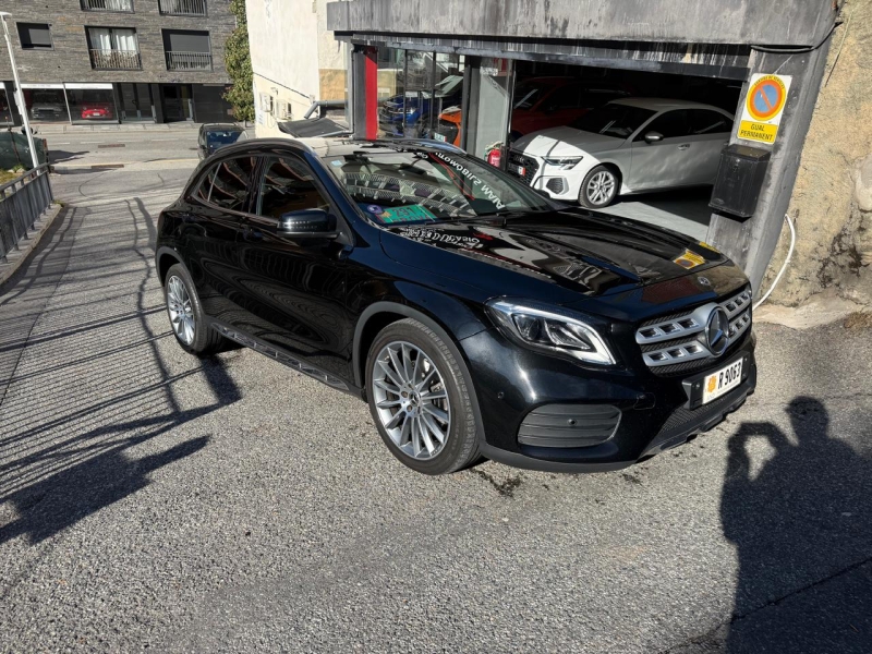 MERCEDES-BENZ GLA 250 4MATIC 7G-TRONIC AMG