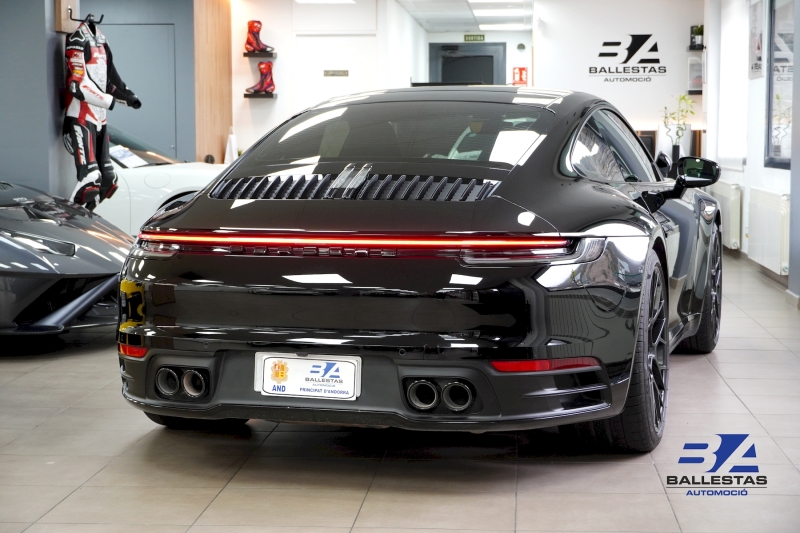 PORSCHE 911 992 RACE