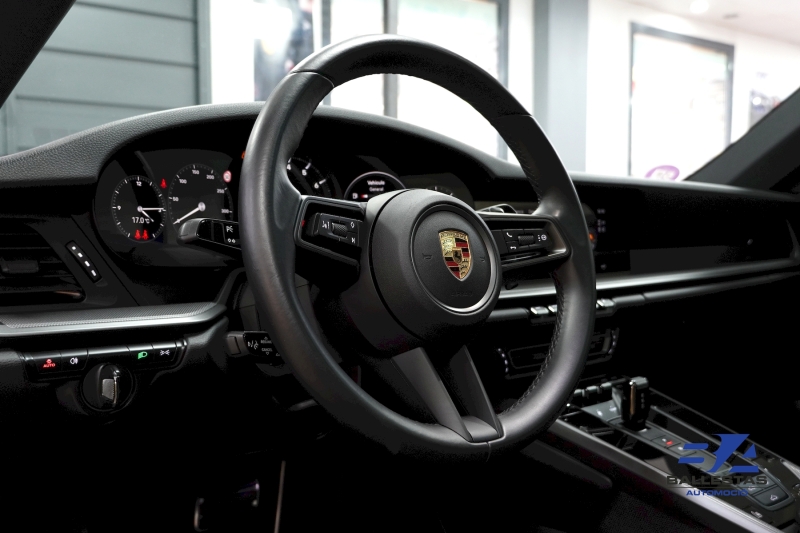 PORSCHE 911 992 RACE