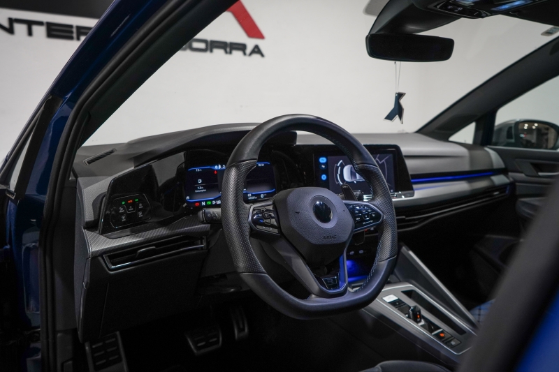 VOLKSWAGEN GOLF R PERFORMANCE