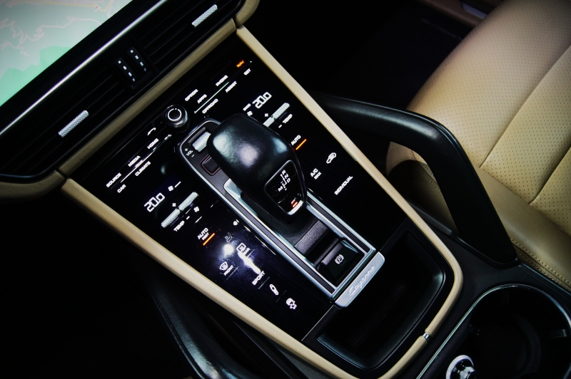 PORSCHE CAYENNE S 440CV