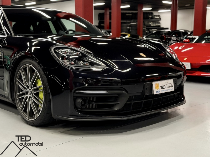 Porsche Panamera 4S 560cv