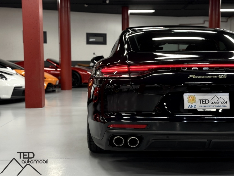 Porsche Panamera 4S 560cv