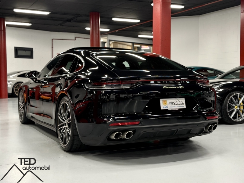 Porsche Panamera 4S 560cv
