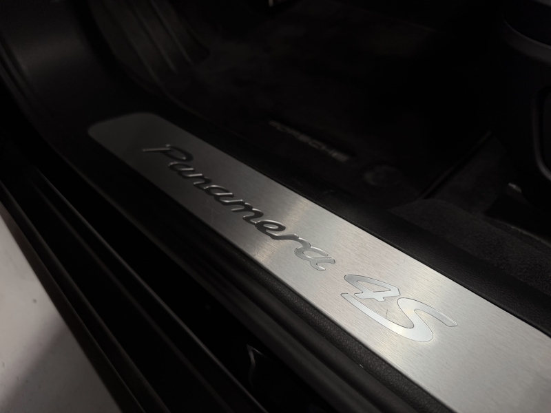 Porsche Panamera 4S 560cv