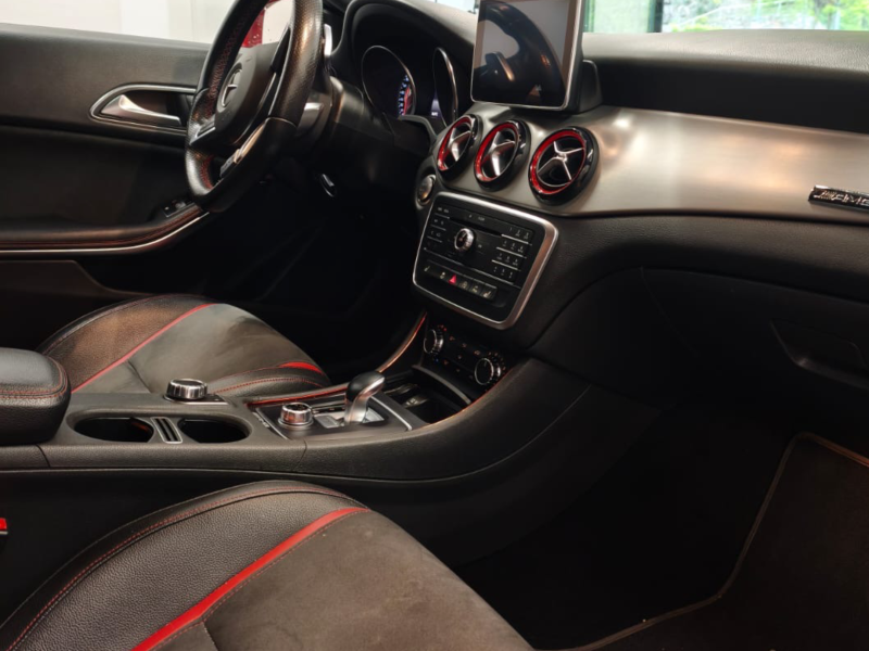 MERCEDES CLA 45 AMG