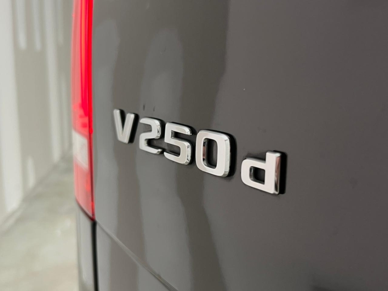 Mercedes Benz Class V 250d - 2024